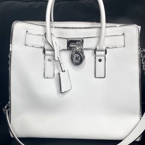 Michael Kors off white leather tote bag. GREAT CONDITION